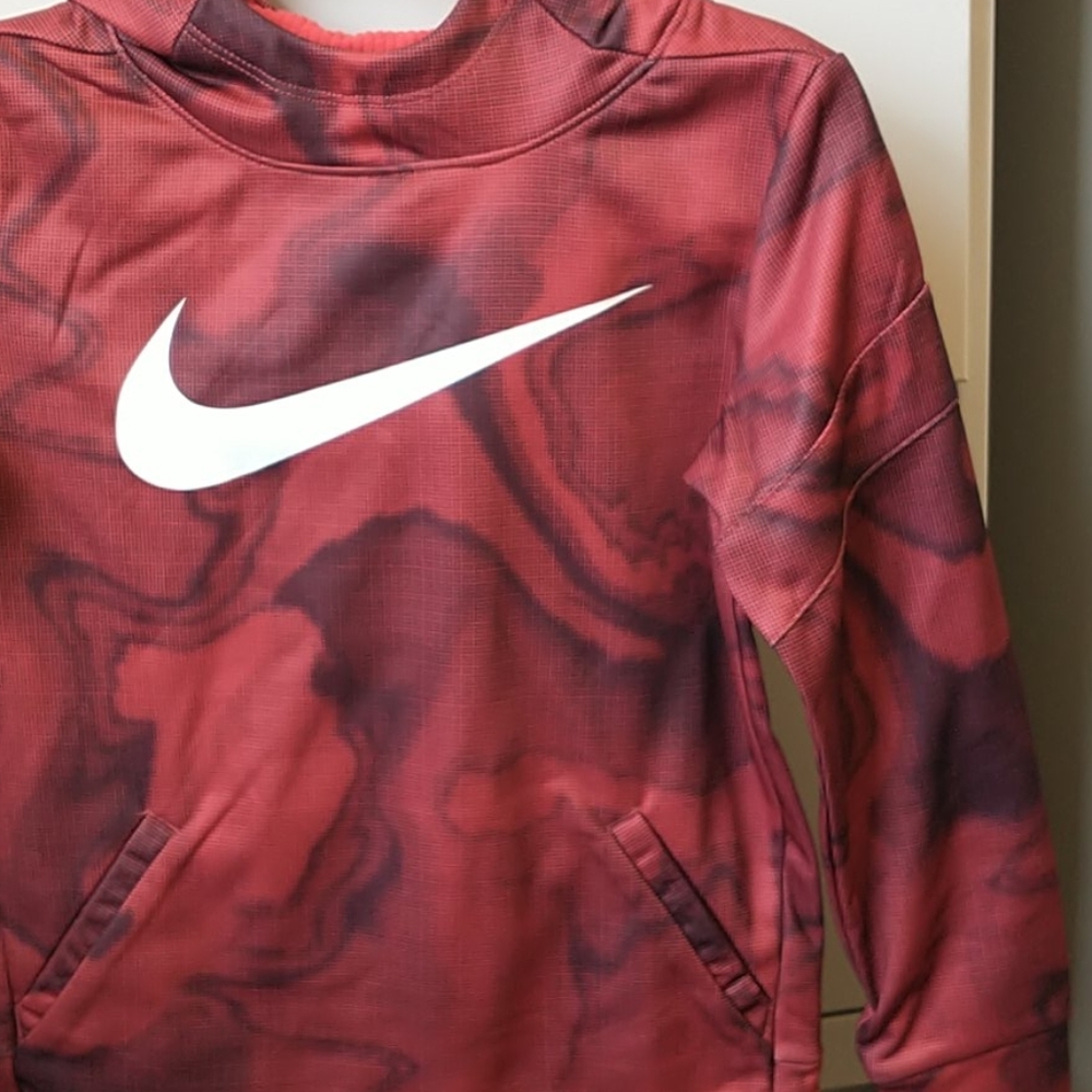 NWT Nike Therma hoodie